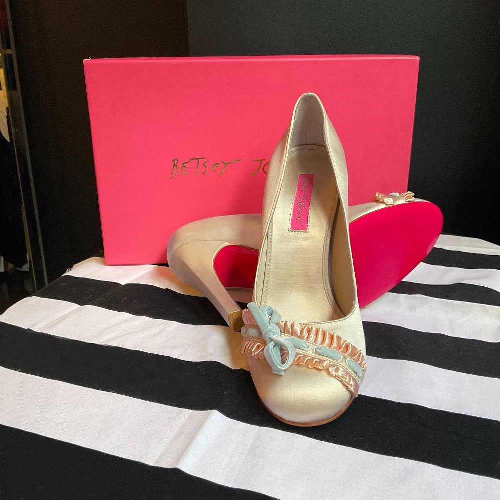 Cream Satin Betsey Johnson Idol Size 8 wedding prom formal hot pink sole NIB